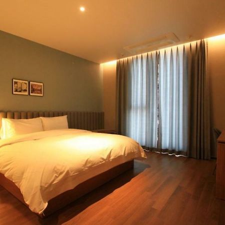 Perfect Hotel Gimhae Exterior photo
