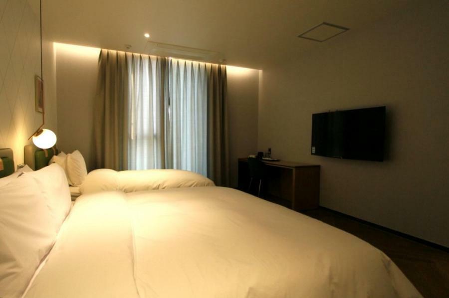 Perfect Hotel Gimhae Exterior photo