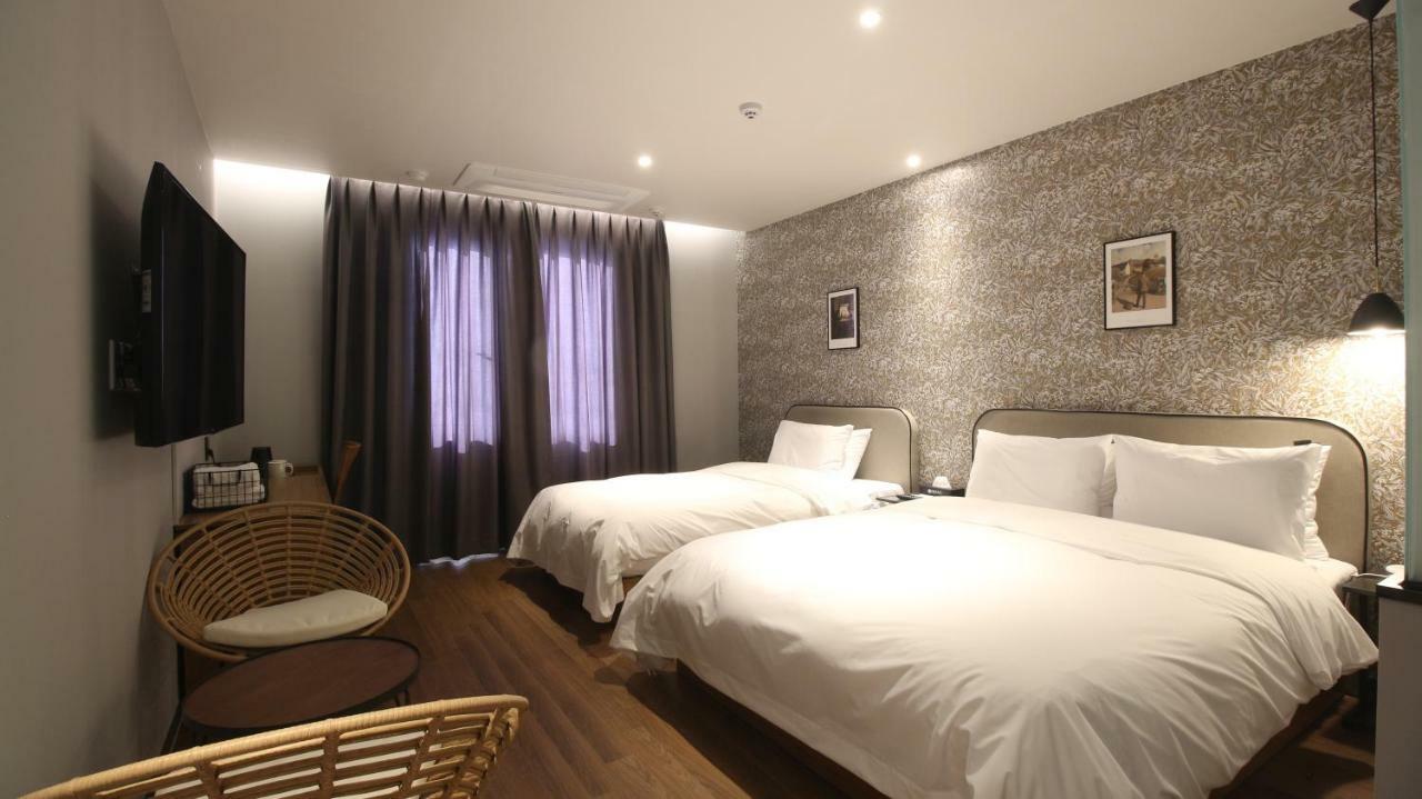 Perfect Hotel Gimhae Exterior photo