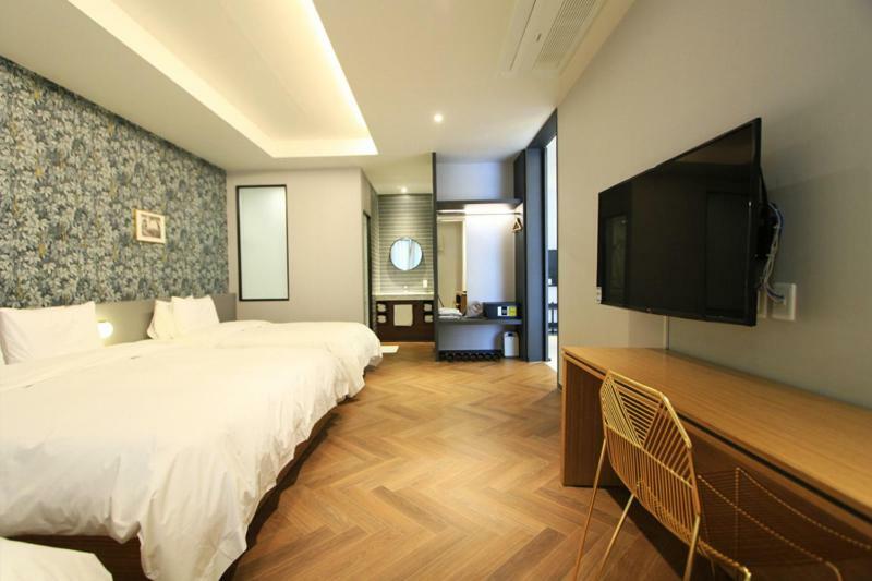 Perfect Hotel Gimhae Exterior photo